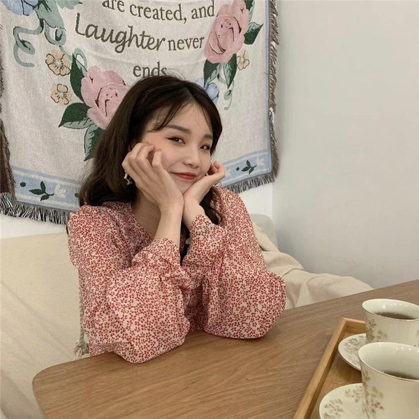 Bluză de damă modernă - model larg în roz