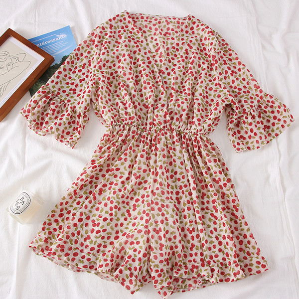 Salopetă elegantă de damă cu mâneci 3/4 în alb și roșu