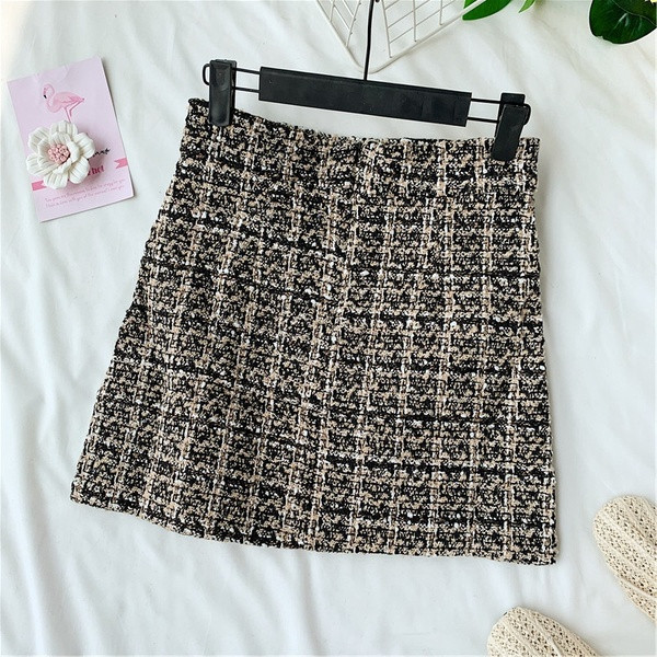 Fusta de dama cu nasturi in trei culori