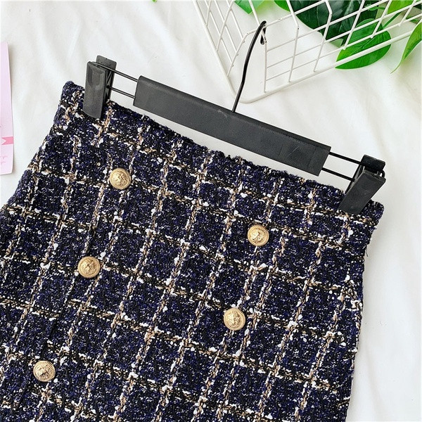 Fusta de dama cu nasturi in trei culori