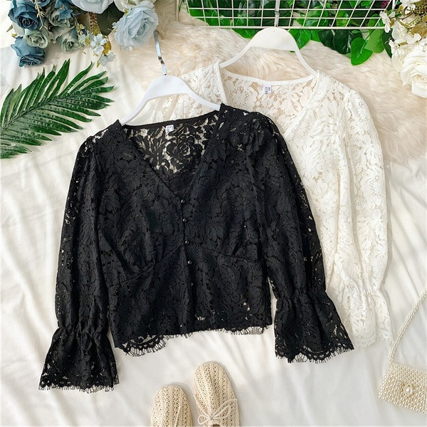 Bluză de damă modernă din dantelă în alb și negru