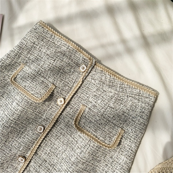 Fusta de dama moderna cu nasturi in trei culori