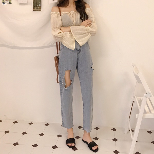 Blugi de dama moderni cu talie inalta si motive rupte