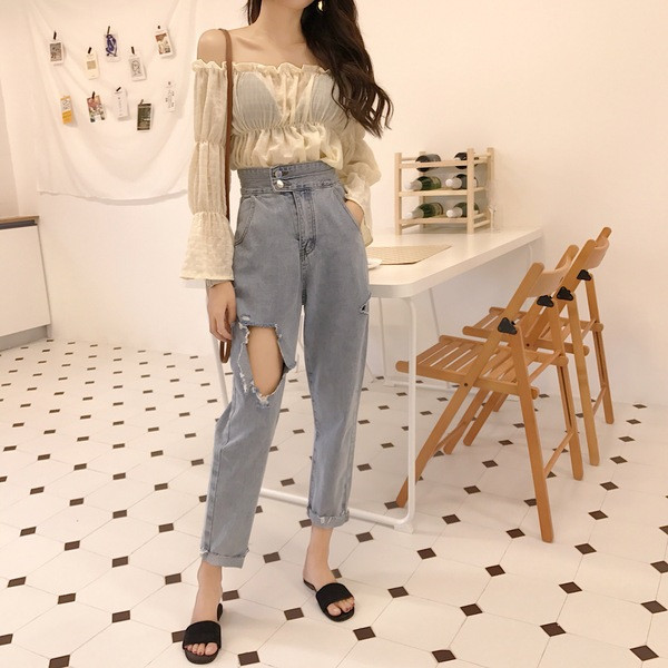 Blugi de dama moderni cu talie inalta si motive rupte