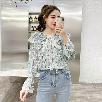 Cămașă modernă de damă în două culori cu decolteu O