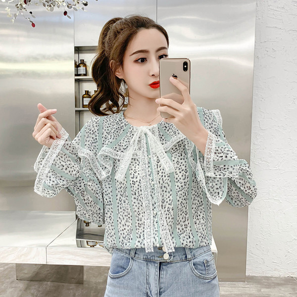 Cămașă modernă de damă în două culori cu decolteu O