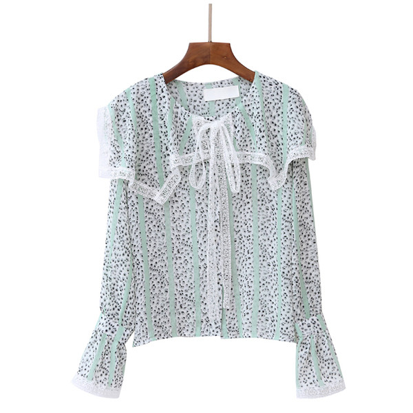 Cămașă modernă de damă în două culori cu decolteu O