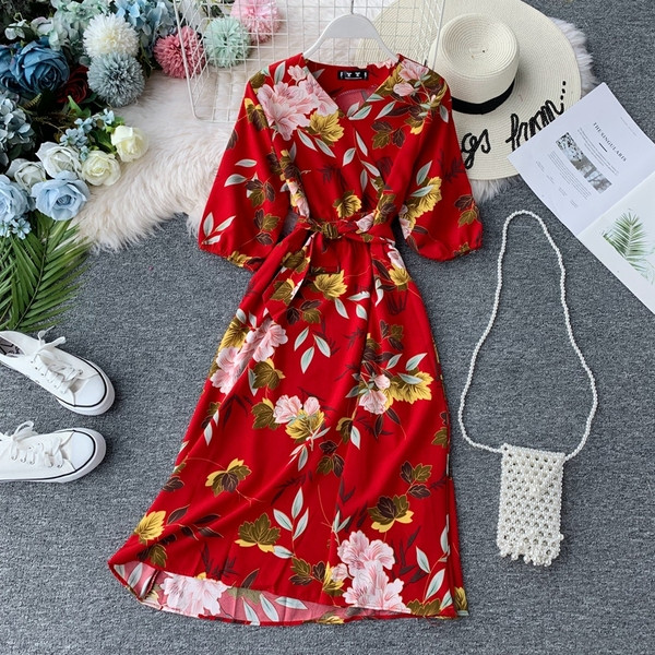 Модерна дамска рокля с флорален десен в няколко цвята