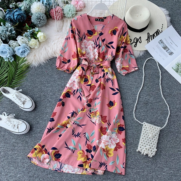 Модерна дамска рокля с флорален десен в няколко цвята