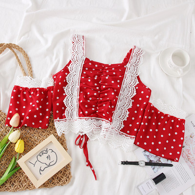 Bluza de dama actuala cu buline si umerii goi