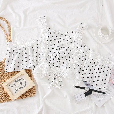 Bluza de dama actuala cu buline si umerii goi