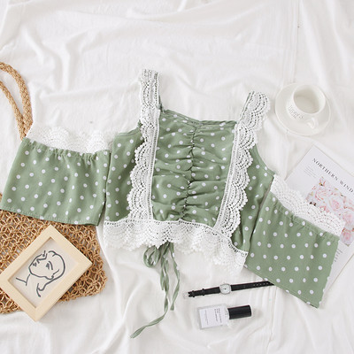 Bluza de dama actuala cu buline si umerii goi