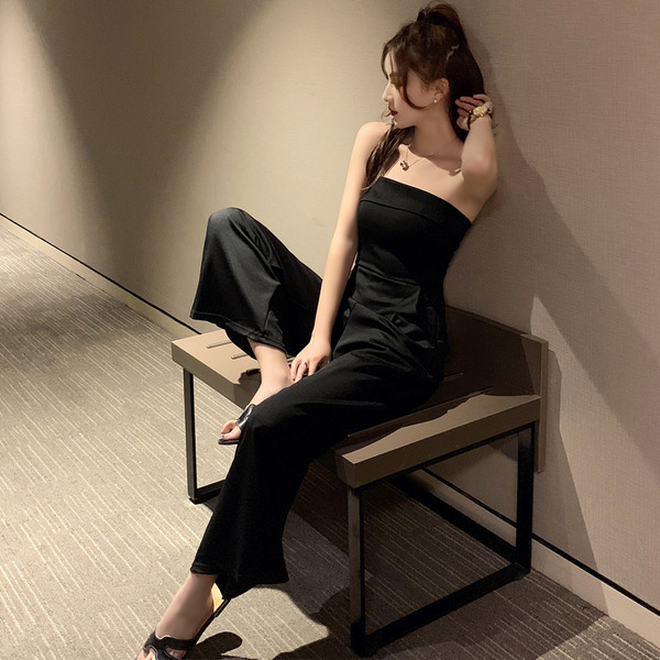 Salopeta de dama moderna de culoare neagra fara bretele