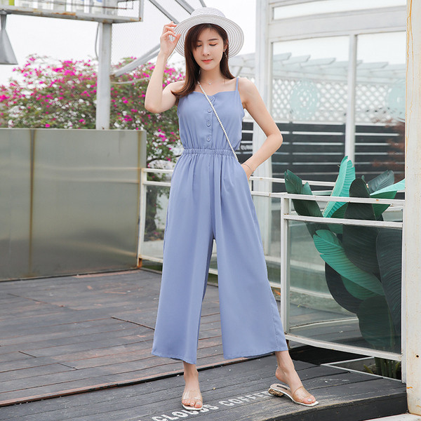 Salopeta de dama eleganta cu bretele subtiri si nasturi in trei culori