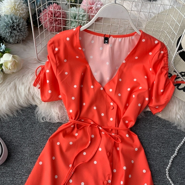 Rochie de dama cu buline de culoare rosie