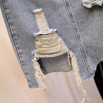 Fusta de dama actuala din denim cu motive rupte