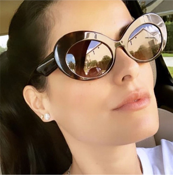 Ochelari de soare rotunzi de damă actuali în diferite culori