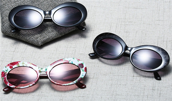 Ochelari de soare rotunzi de damă actuali în diferite culori