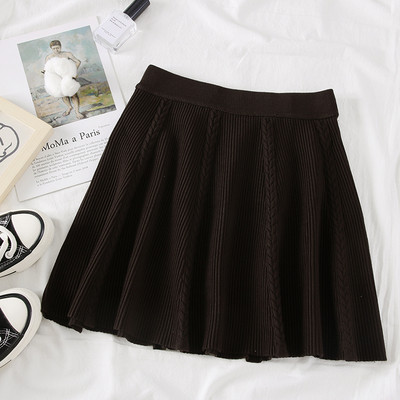 Fusta de dama decupata in patru culori