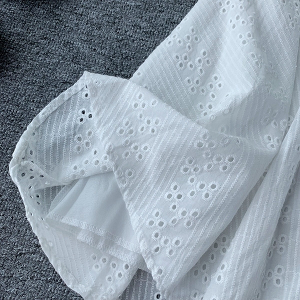 Rochie de dama din dantela cu maneca scurta in culoarea alba