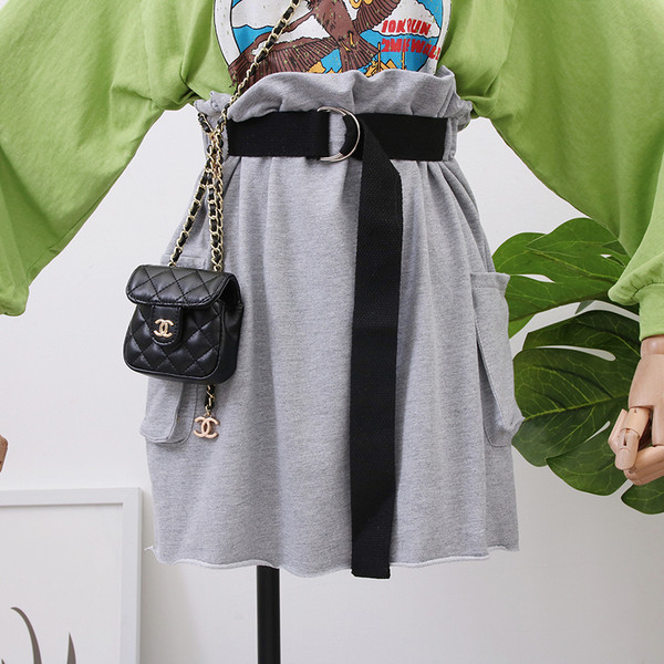 Νέο μοντέλο Κομψό και μοντέρνο γυναικείο σετ  - μπλούζα + φούστα με ζώνη