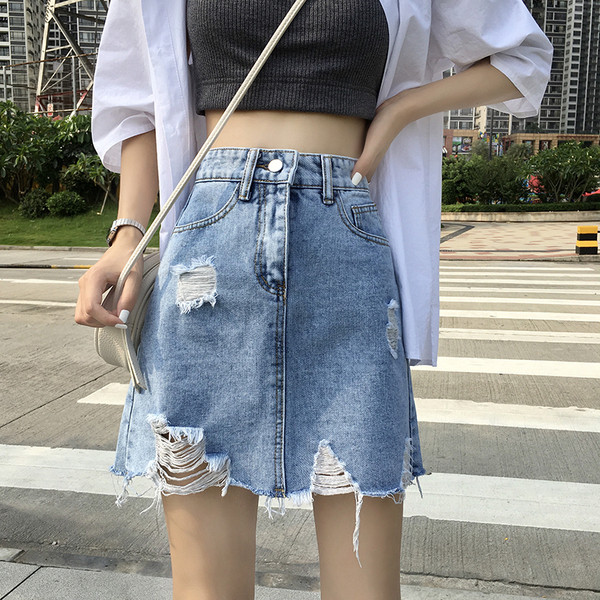 Fusta de dama de denim actuala cu talie inalta si motive rupte