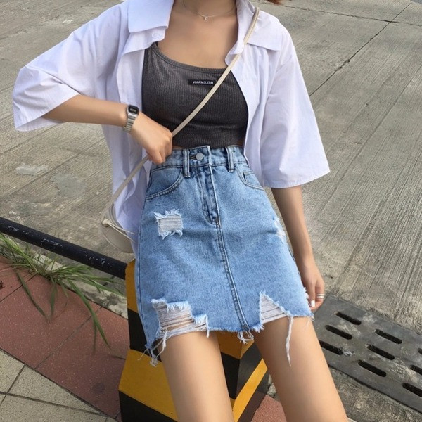 Fusta de dama de denim actuala cu talie inalta si motive rupte