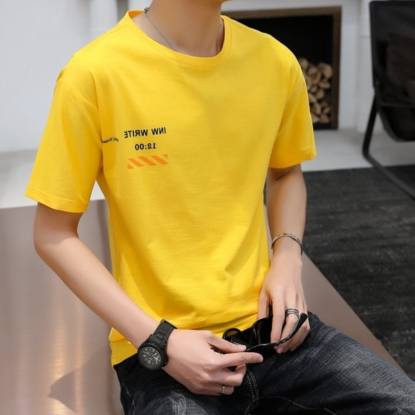 Tricou modern pentru bărbați cu inscripție în patru culori și mâneci scurte