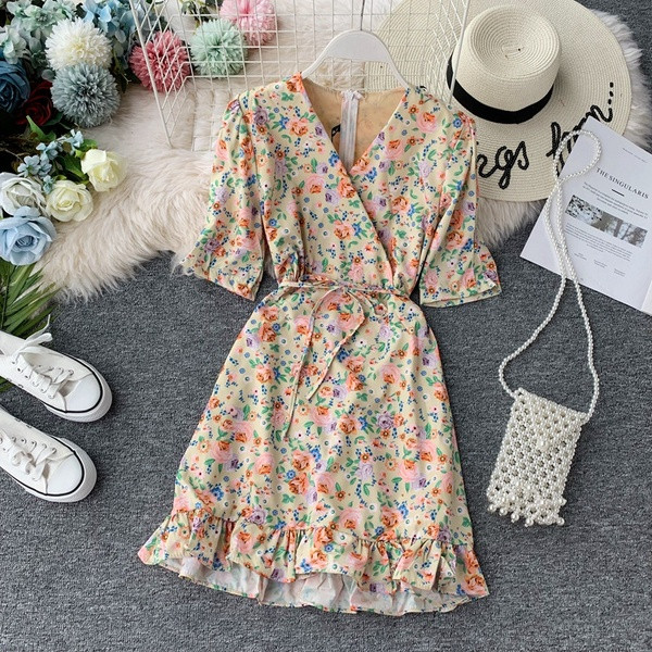 Rochie de dama cu model floral si maneci 3/4