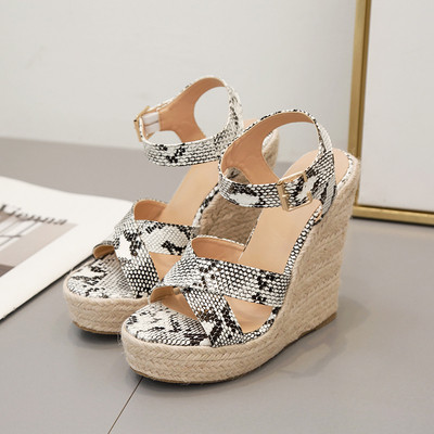 Sandale de dama moderne cu platforma si model animal