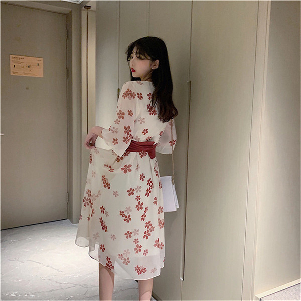 Rochie moderna de dama cu model floral cu decolteu in V