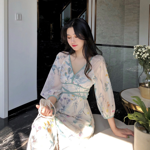 Rochie lungă de damă actuală cu decolteu în V