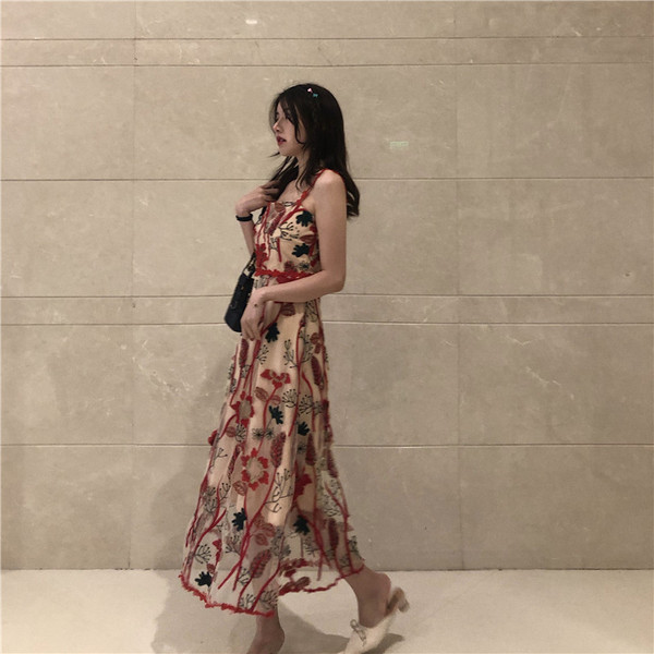 Актуална дамска дълга рокля с флорален десен