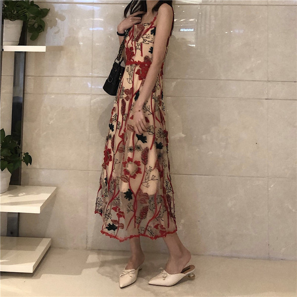 Актуална дамска дълга рокля с флорален десен