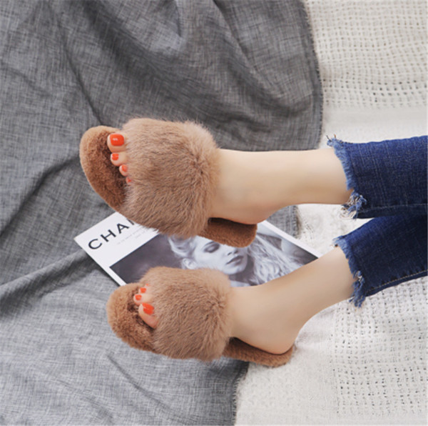 Papuci moderni de dama cu puf in mai multe culori si talpa plata