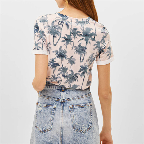 Tricou de damă cu mâneci scurte și decolteu O