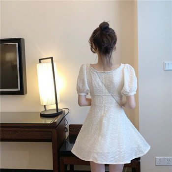 Rochie albă scurtă de damă actuală