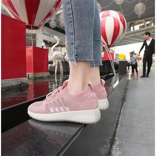 Μοντέρνα γυναικεία αθλτικά παπούτσια με κορδόνια  και επίπεδη σόλα σε τρία χρώματα