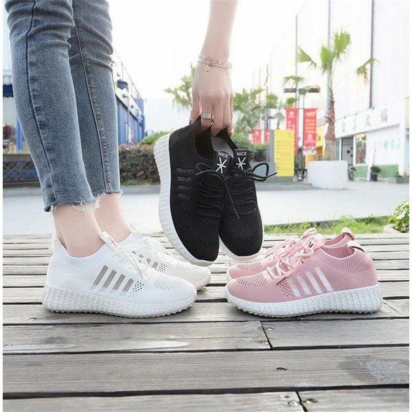 Μοντέρνα γυναικεία αθλτικά παπούτσια με κορδόνια  και επίπεδη σόλα σε τρία χρώματα