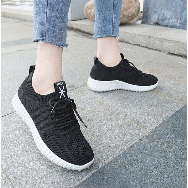 Μοντέρνα γυναικεία αθλτικά παπούτσια με κορδόνια  και επίπεδη σόλα σε τρία χρώματα