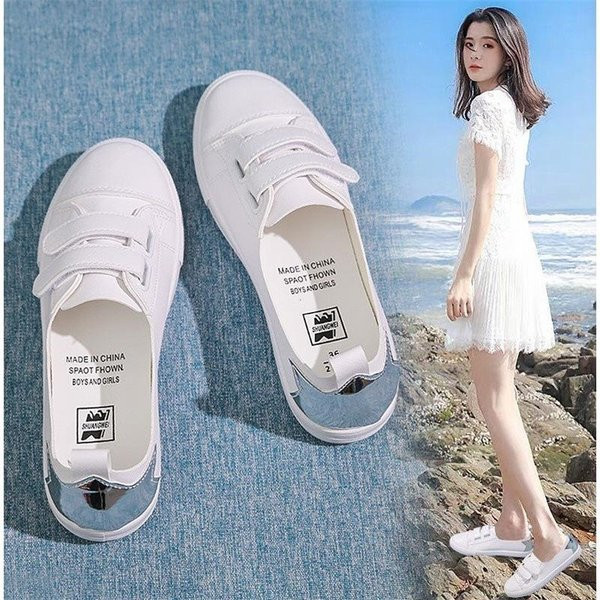 Μοντέρνα γυναικεία αθλητικά παπούτσια  σε λευκό χρώμα