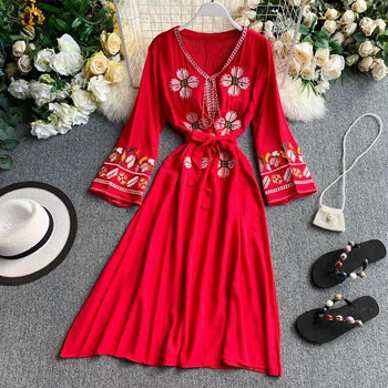 Модерна дамска рокля  с V-образно деколте в няколко цвята