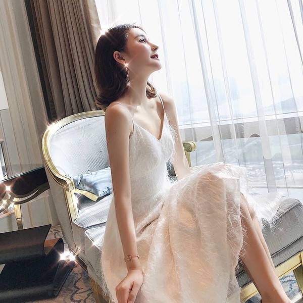 Rochie eleganta de dama cu bretele subtiri - model croiat