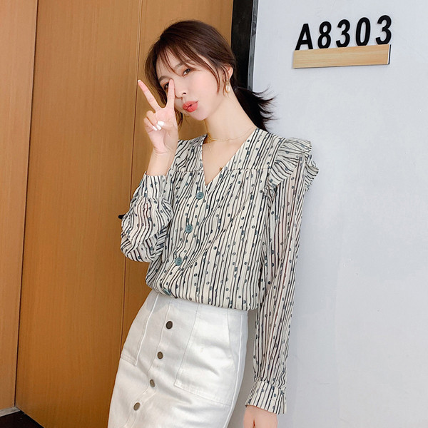 Cămașă de damă de ultimă generație cu mâneci lungi și decolteu în V