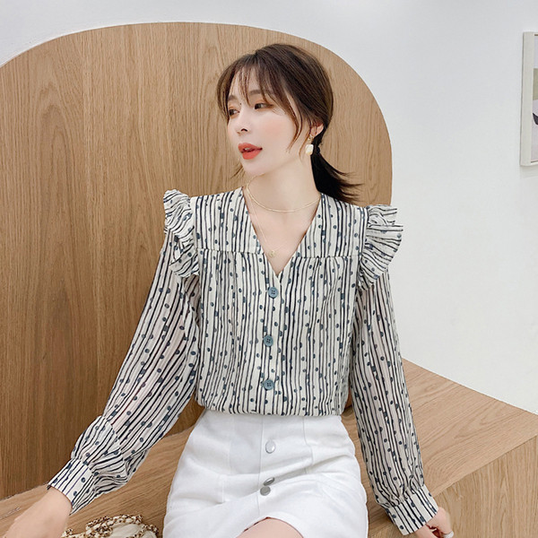 Cămașă de damă de ultimă generație cu mâneci lungi și decolteu în V