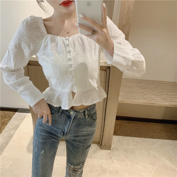 Cămașă modernă de damă cu nasturi în alb