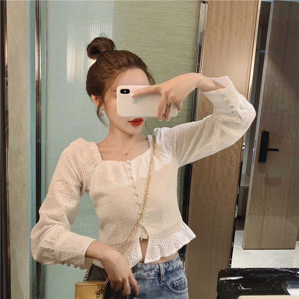 Cămașă modernă de damă cu nasturi în alb