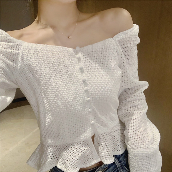 Cămașă modernă de damă cu nasturi în alb