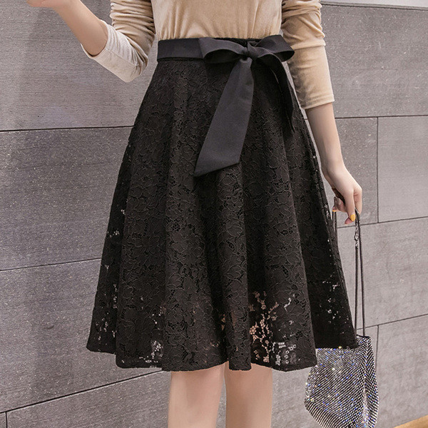 Fusta de dama din dantela cu talie inalta in alb si negru