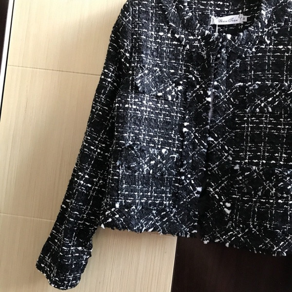 Geaca de dama eleganta cu decolteu O in doua culori